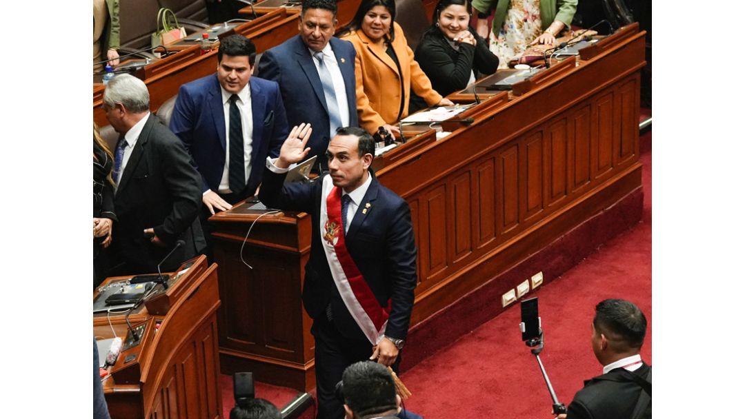 Ndị omeiwu Peru ejirila votu ha wepụ Onye isi ala n’ọrụ, ma họpụta onye isi ndị omeiwu dịka onye isi ala ọhụrụ.