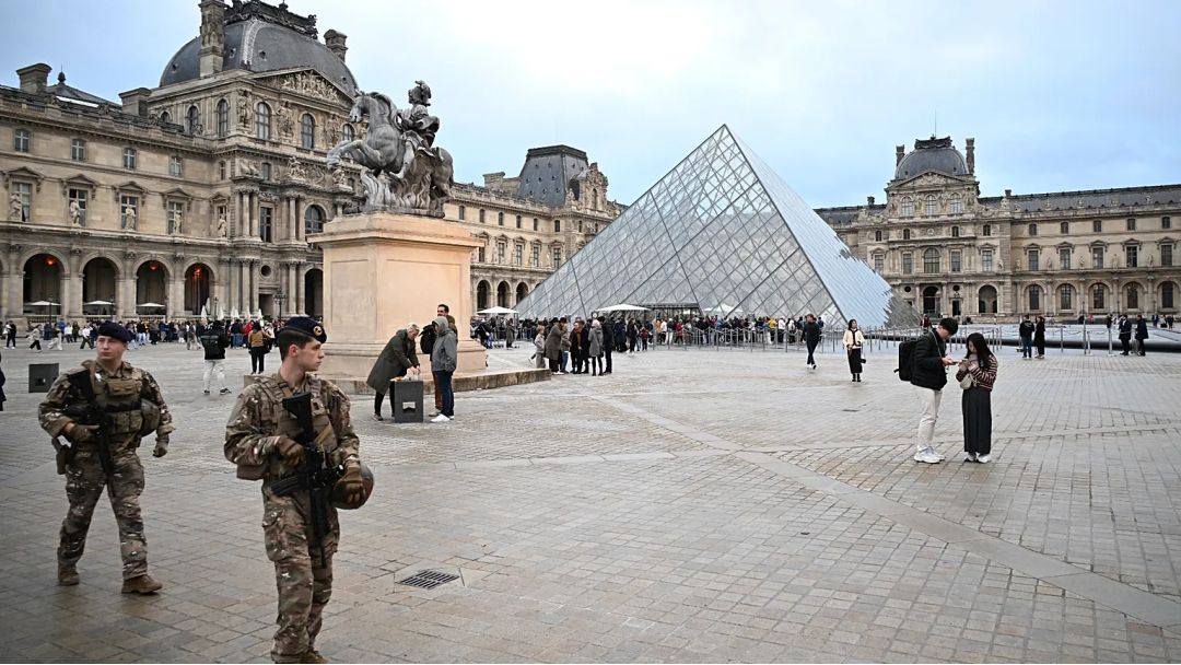 Gidan Tarihi na Louvre Ya Sake Buɗe Bayan Satar Kayan Alatu Na Yuro Miliyan 88