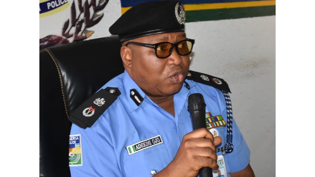 Ngalaba ndị uwe ojii ekwuola na e nwere ndị mmadụ atọ a na-enyo na ha bụ ndị na-akpara mmadụ n’ịzọ ohi na steeti Kwara, ma a na-achụ ha ugbu a (Wanted).