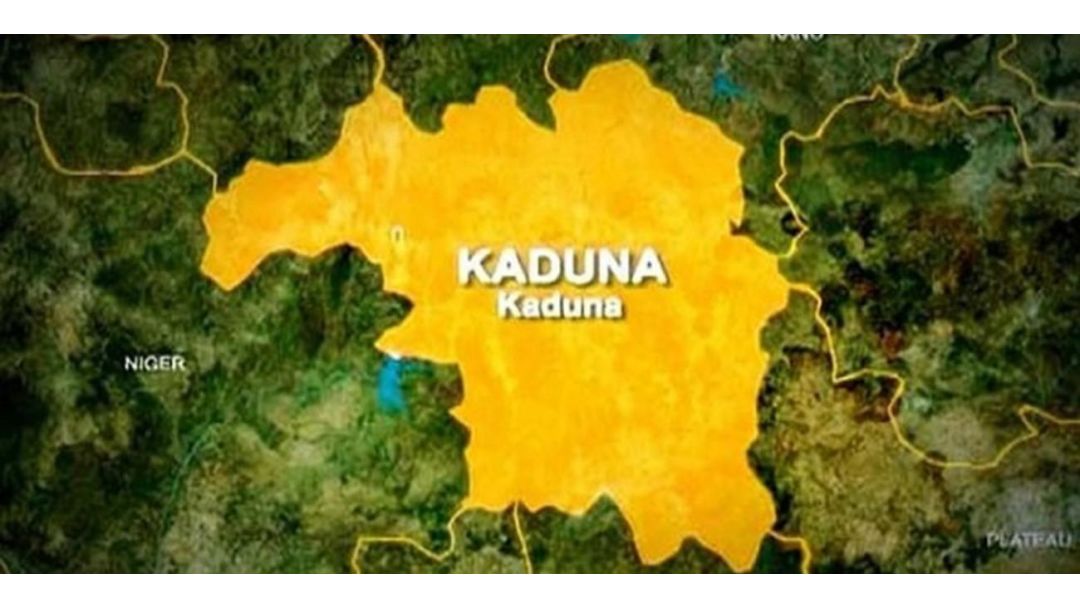 Featured image: Àwòdì Màjẹ̀mú Ṣí Ìbọn Lórí Àwọn Ọ̀gbẹ́ni Ní Kaduna, Ọkan Lára Wọn Ti Kú Nípa Ríìrì”