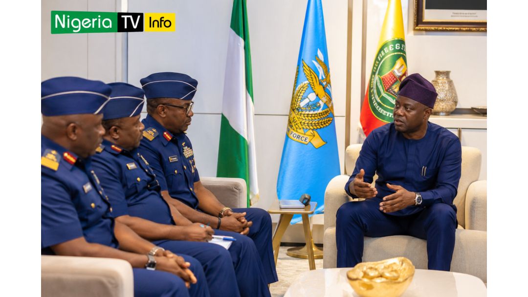 Gómìnà Makinde Gba Àwọn Aṣojú Air Force, Pe fún Sùúrù Lori Ìjinigbe Oriire