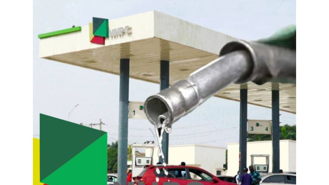 Ìlò Pétíròòlù Ṣubú Nípasẹ̀ 28%, Àwọn Olùṣeré Àgọ́ Epo Kù Ní Aisànṣẹ́ Níbi Ìbùdó Epo